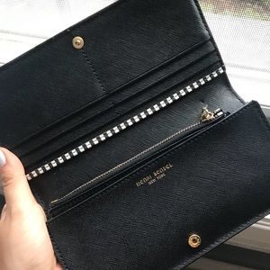 WEST 57TH KANGAROO WALLET- HENRI BENDEL